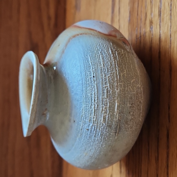 Handcrafted Ceramic Vase - Earth Tones - Picture 4 of 8